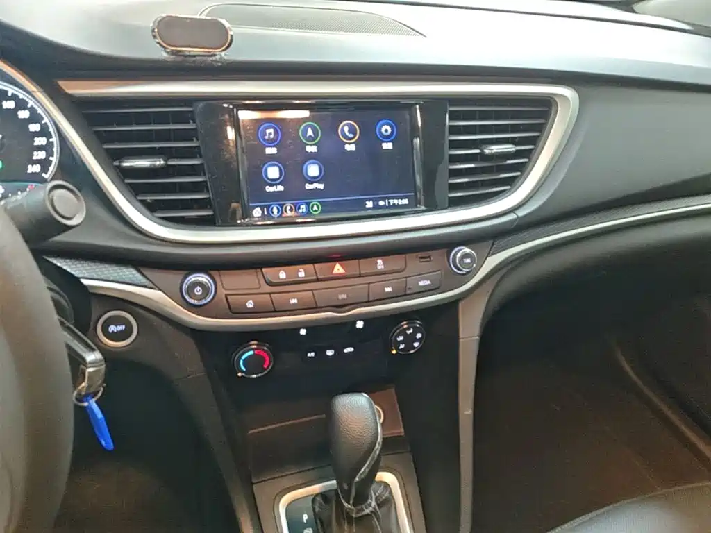 Buick Excelle 2022 — фото 13