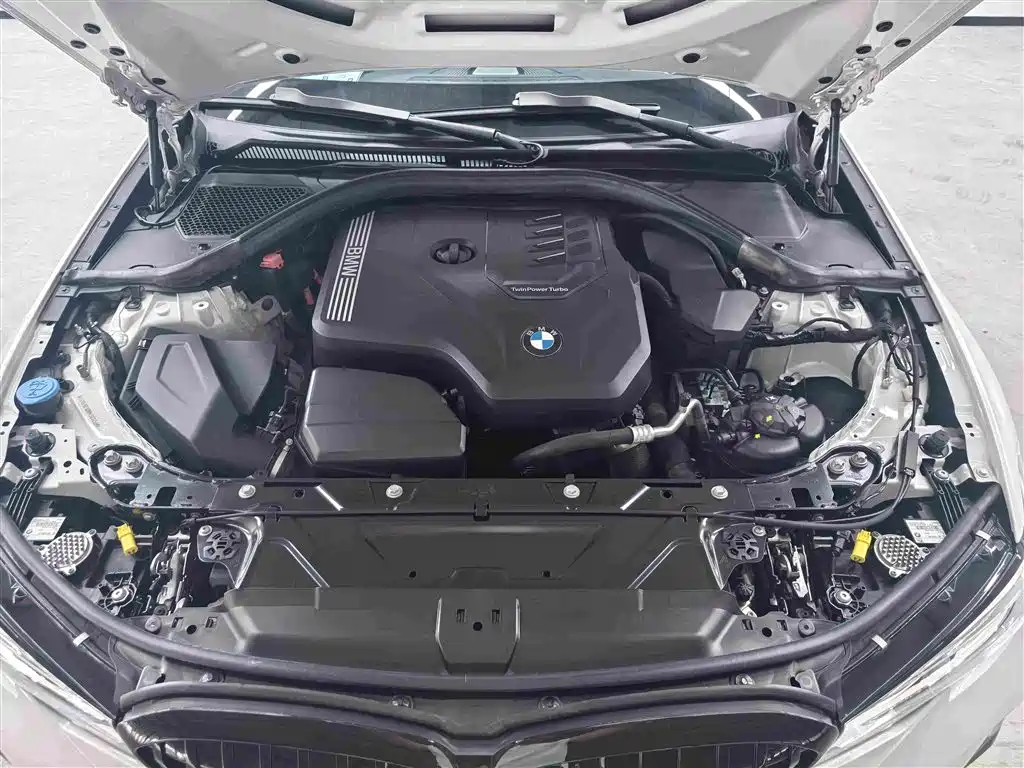 BMW 3 Series 2022 — фото 19