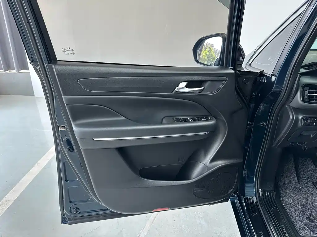 GAC Motor Trumpchi M6 2021 — фото 20