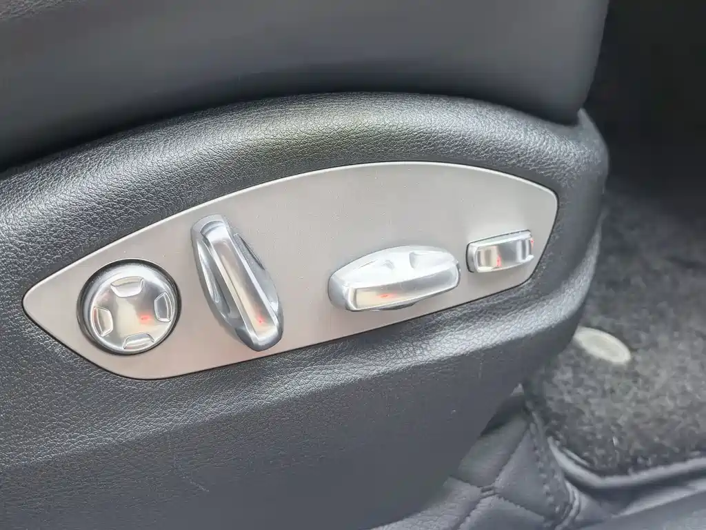 Porsche Macan 2021 — фото 9