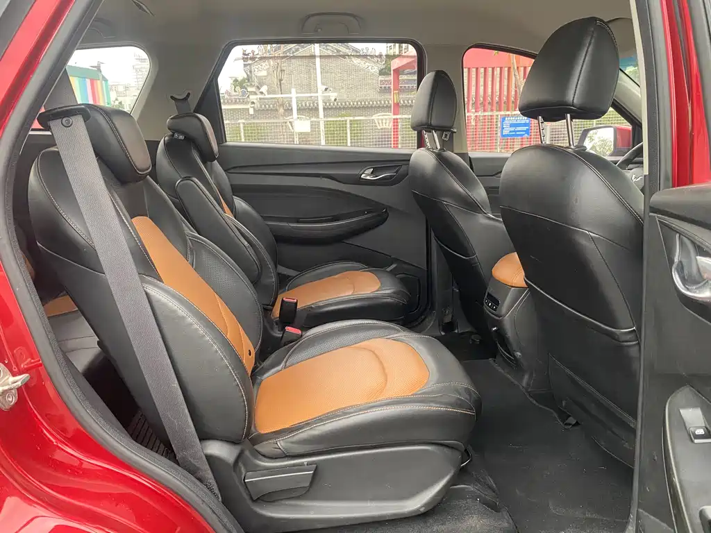 Wuling Hongguang S3 2018 — фото 18