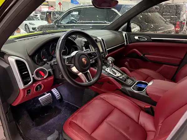 Porsche Cayenne 2016
