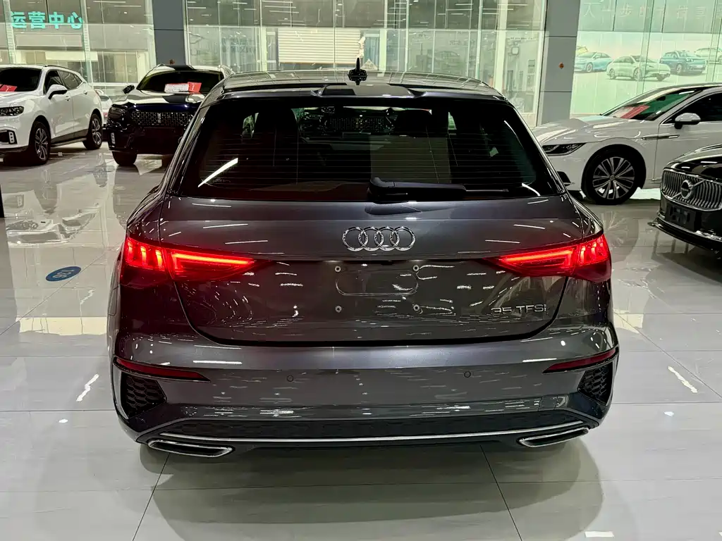 Audi A3 2023 — фото 10