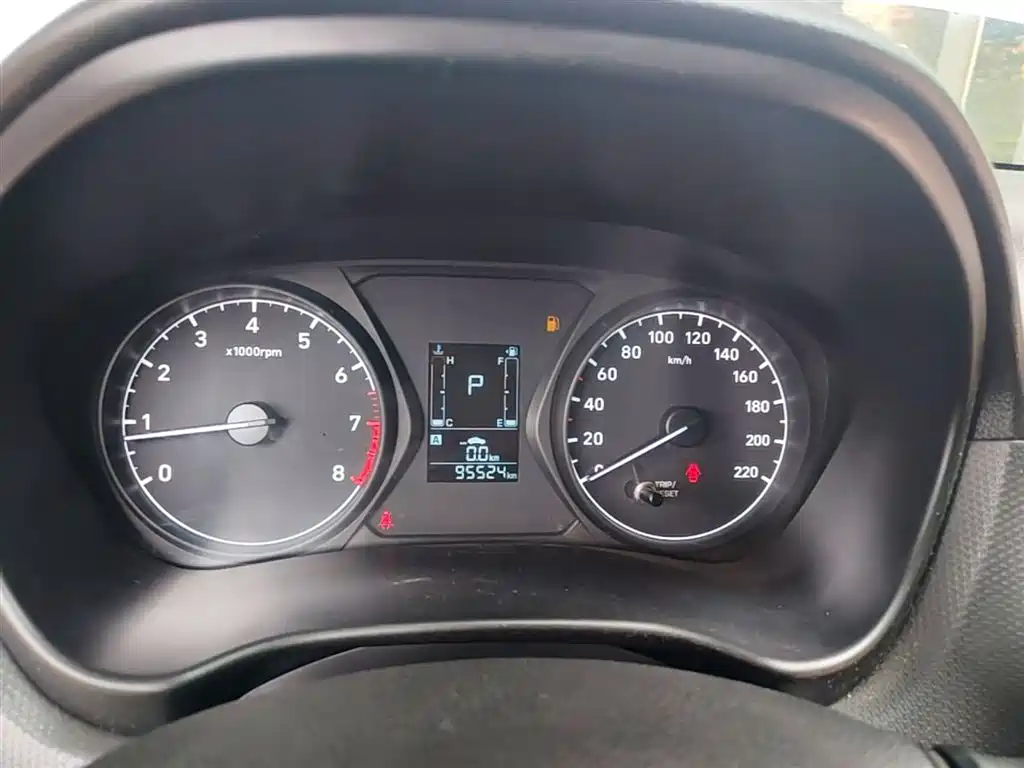 Hyundai Verna 2018 — фото 12
