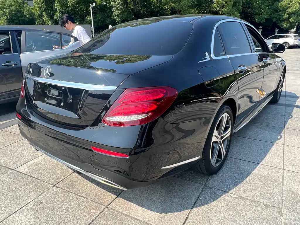Mercedes-Benz E-Class 2020 — фото 11