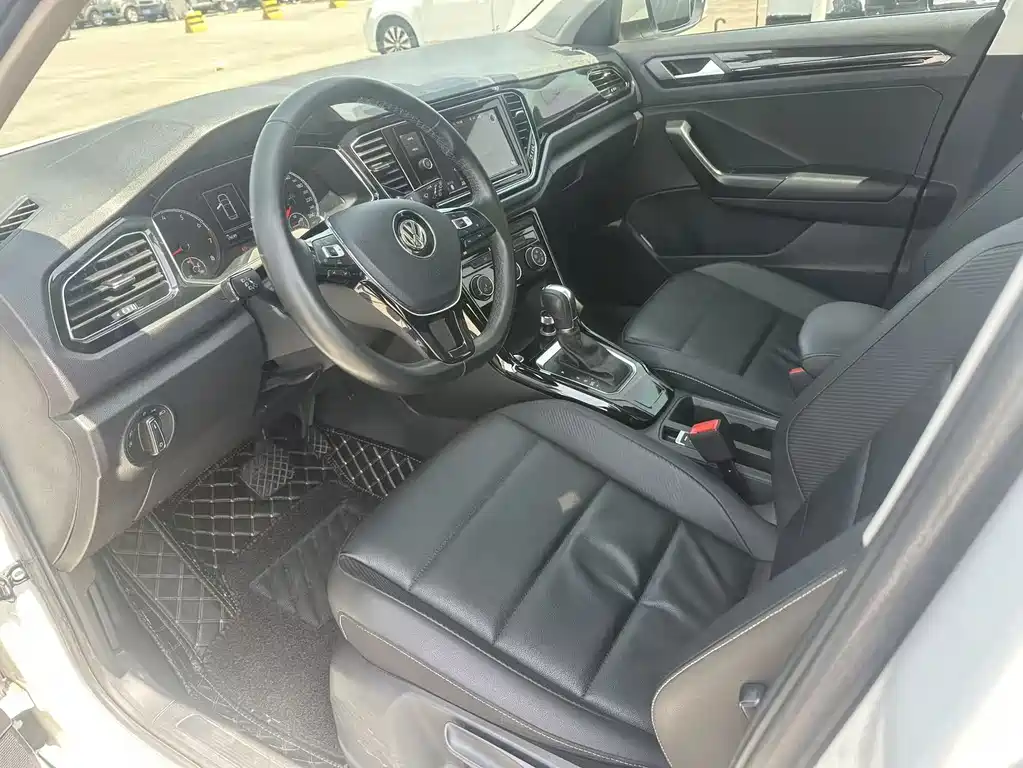 Volkswagen T-Roc 2019 — фото 14