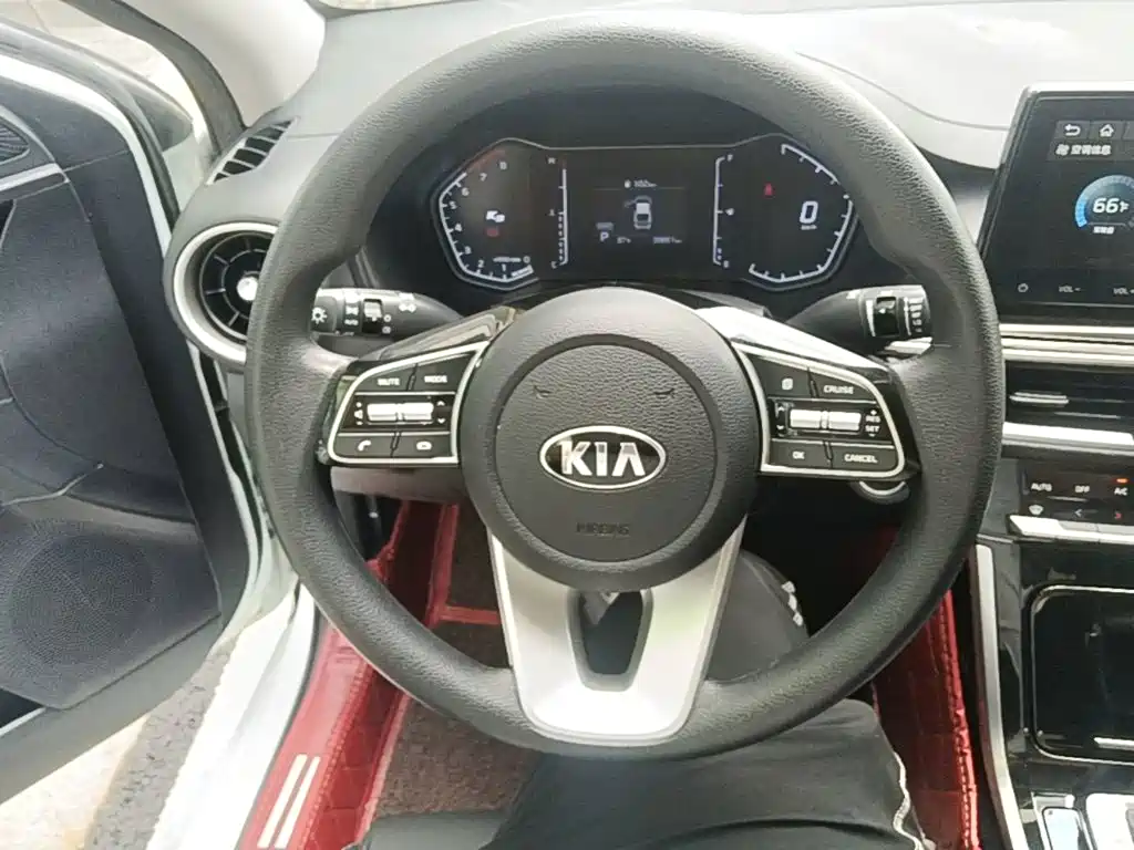 Kia K3 2019 — фото 11