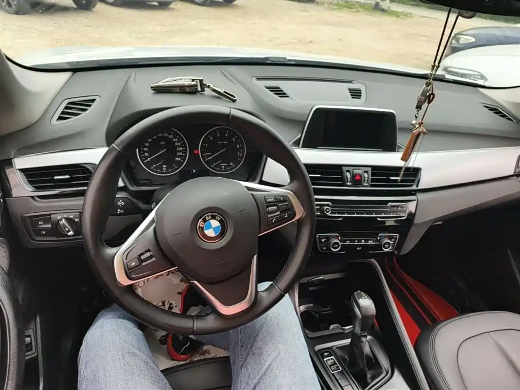 BMW X1 2017 — фото 10