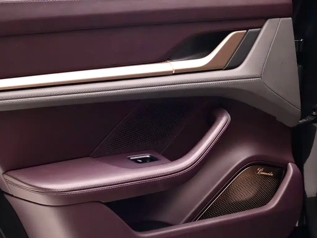 Porsche Taycan 2021 — фото 13