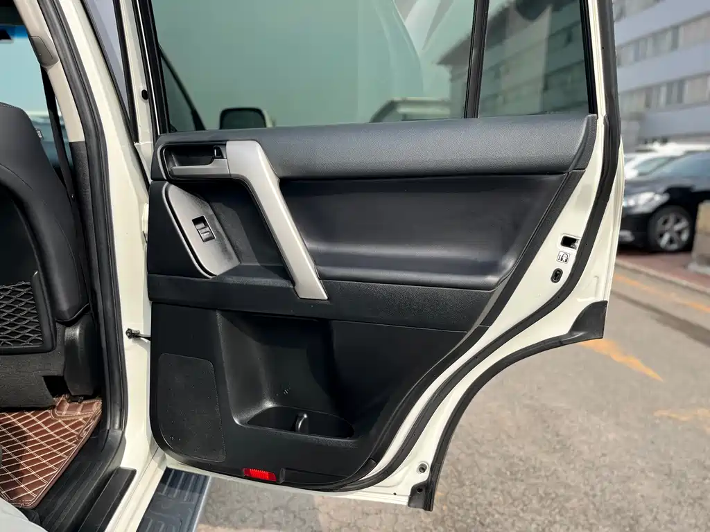 Toyota Prado 2019 — фото 29