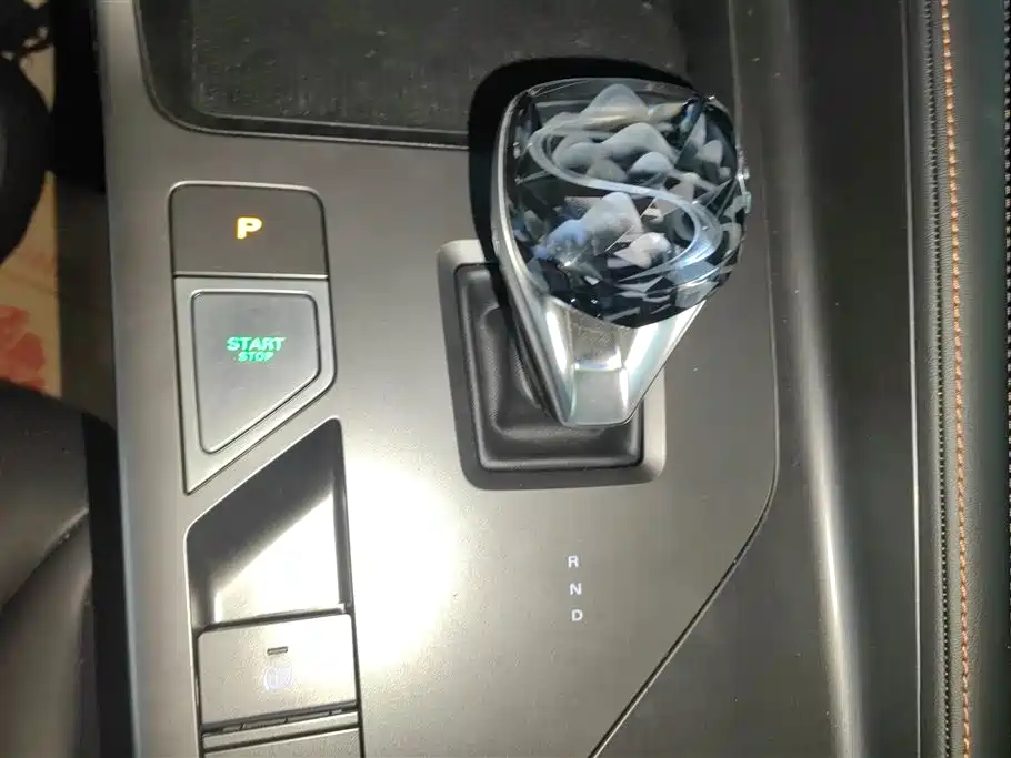 Roewe RX5 New Energy 2026 — фото 16