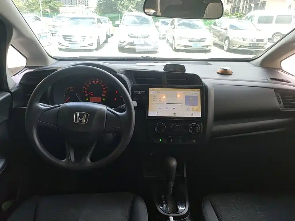 Honda Fit 2018 — фото 10