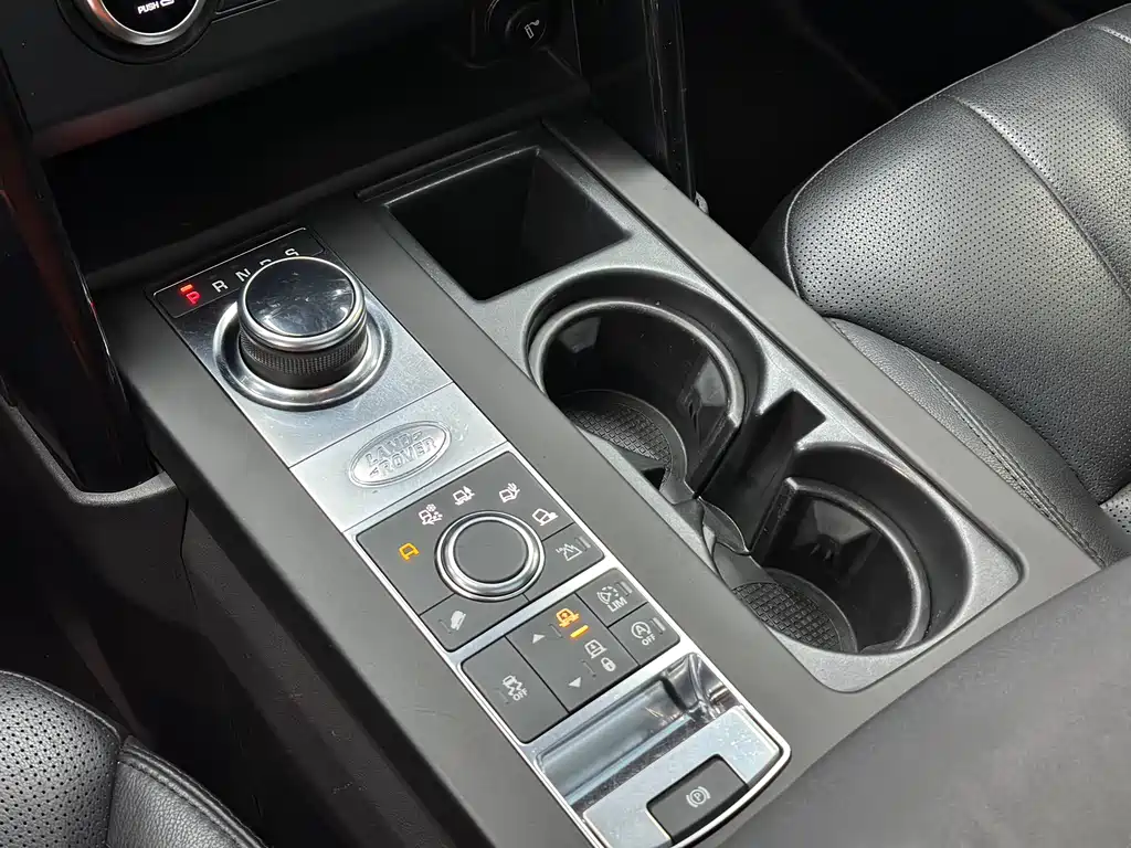 Land Rover Discovery 2018 — фото 16