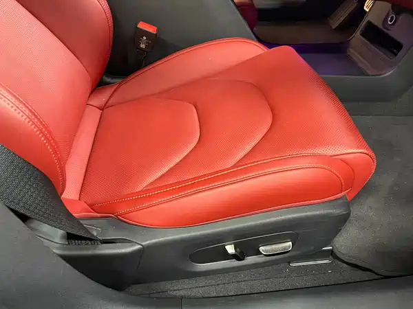 Xiaomi SU7 2024