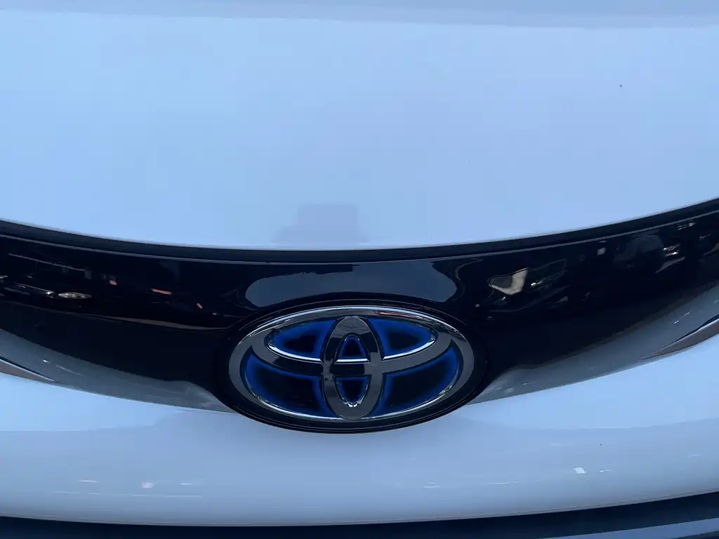 Toyota Sienna 2022 — фото 11