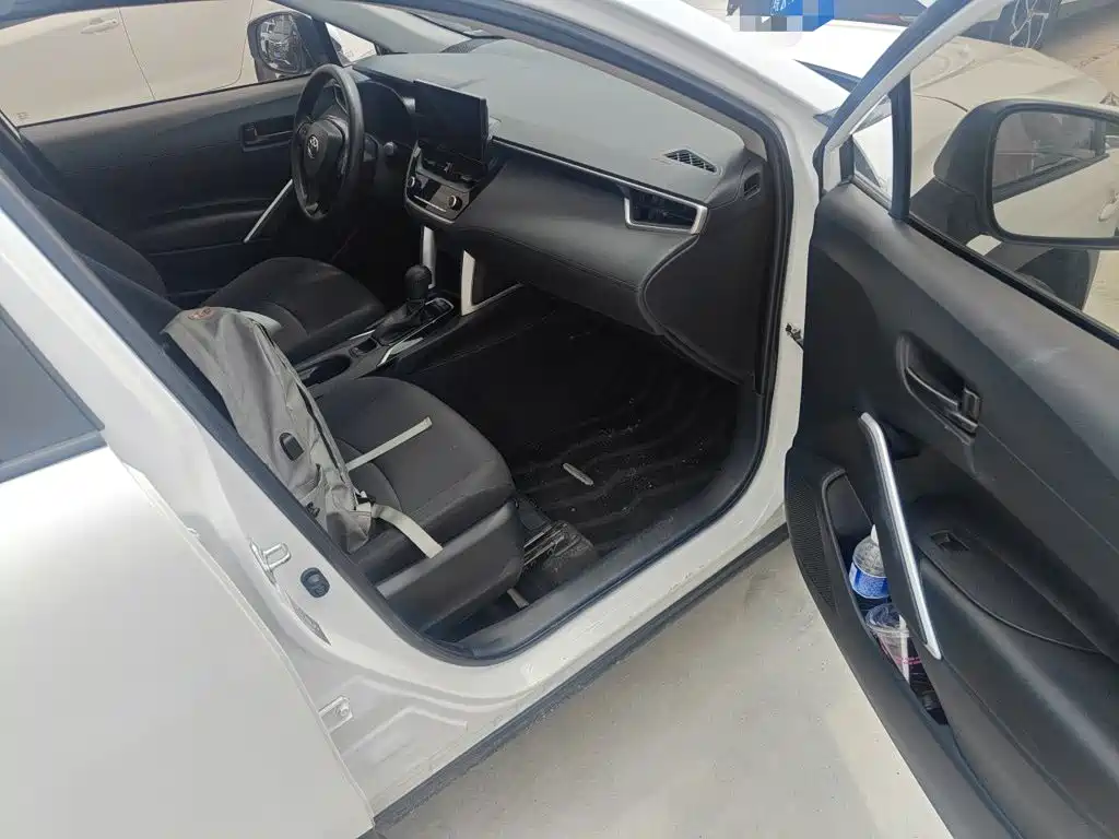 Toyota Corolla Cross 2023 — фото 20