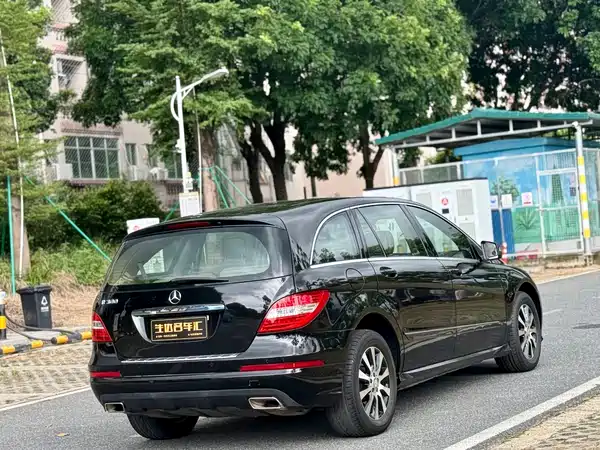 Mercedes-Benz R-Class 2011