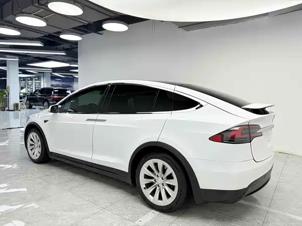 Tesla Model X 2016