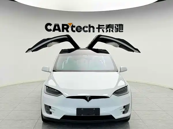Tesla Model X 2016