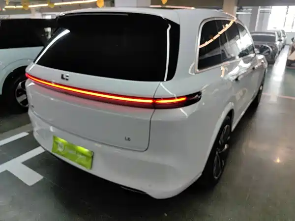 Li Auto L8 2025
