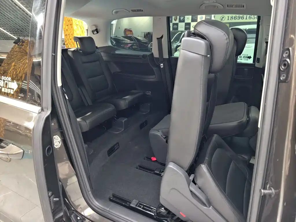 Volkswagen Sharan 2017 — фото 36
