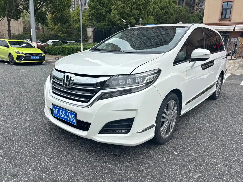 Honda Elysion 2019 — фото 1