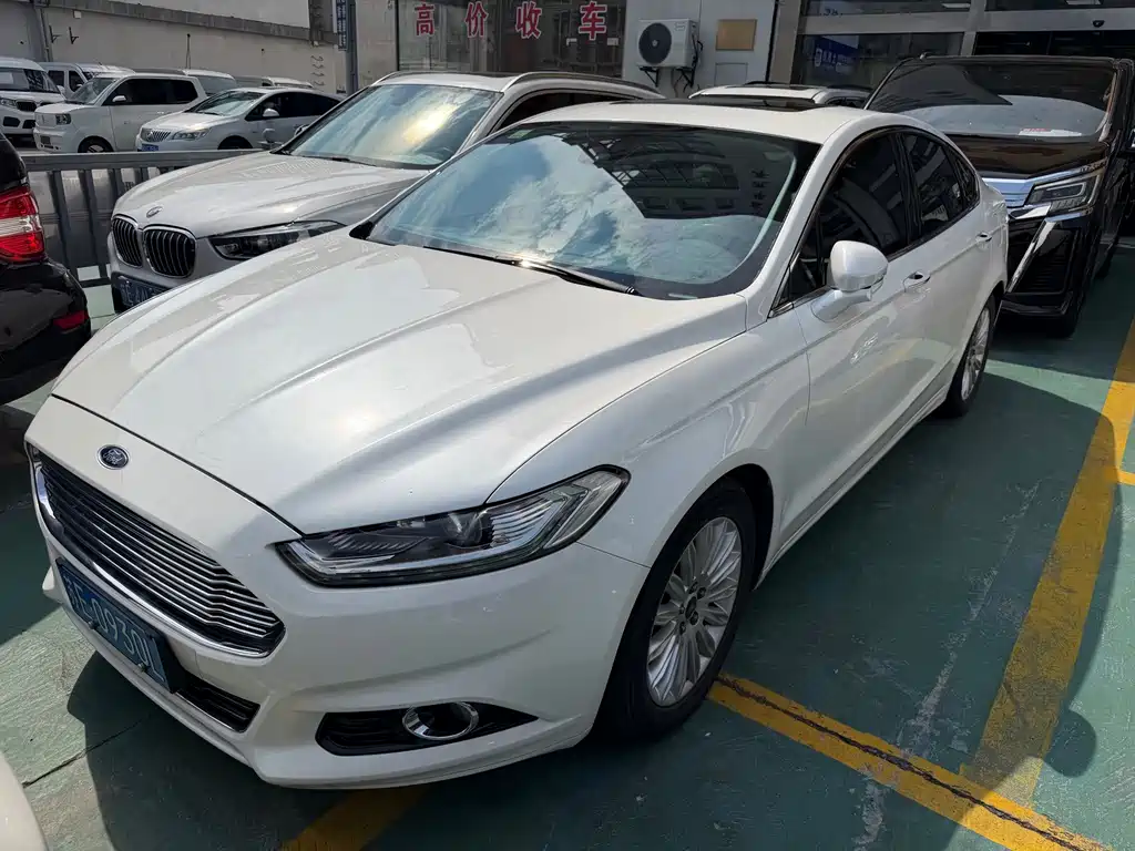 Ford Mondeo 2013 — фото 1