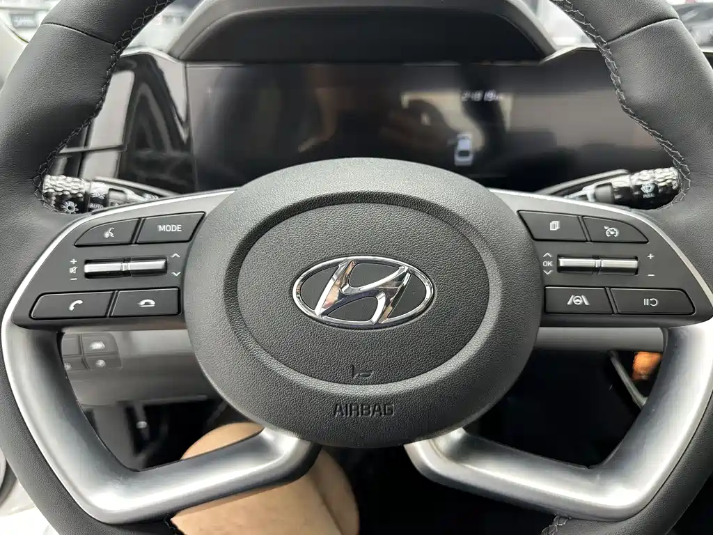 Hyundai Elantra 2022 — фото 14