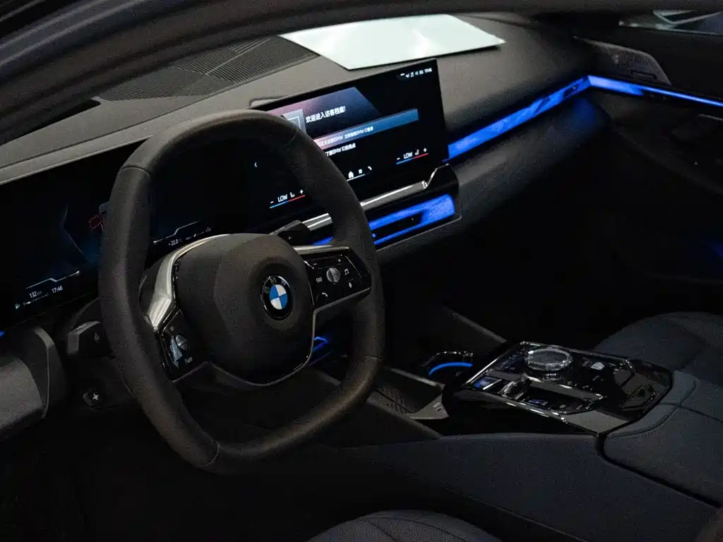 BMW 5 Series 2024 — фото 15