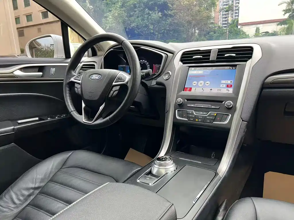 Ford Mondeo 2018 — фото 17