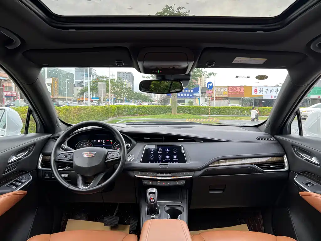 Cadillac XT4 2019 — фото 18
