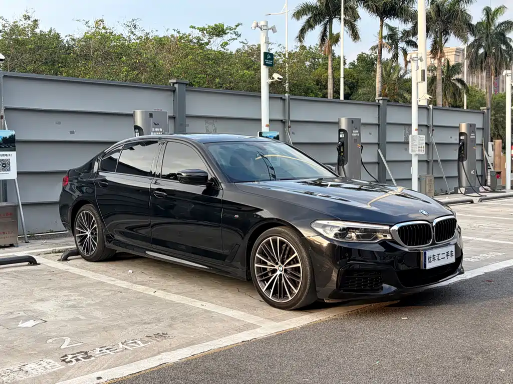 BMW 5 Series 2019 — фото 3