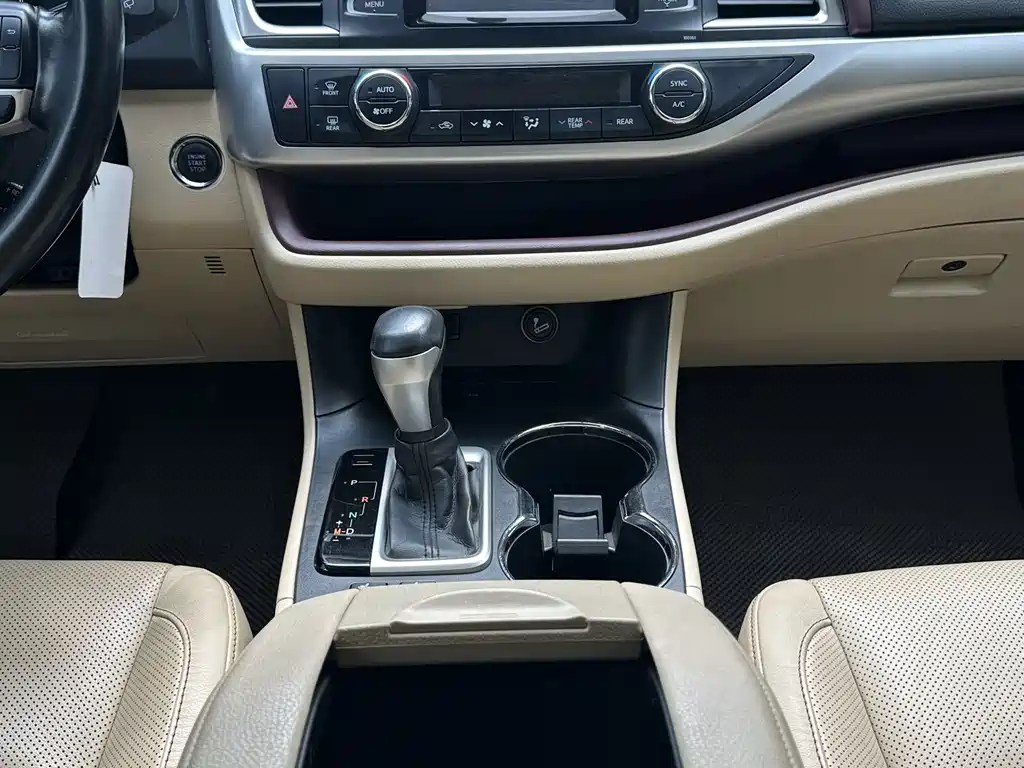 Toyota Highlander 2016 — фото 10
