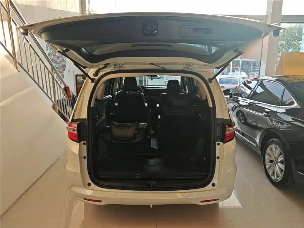 Honda Odyssey 2018 — фото 19