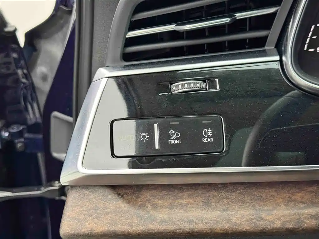 Audi Q7 2021 — фото 18