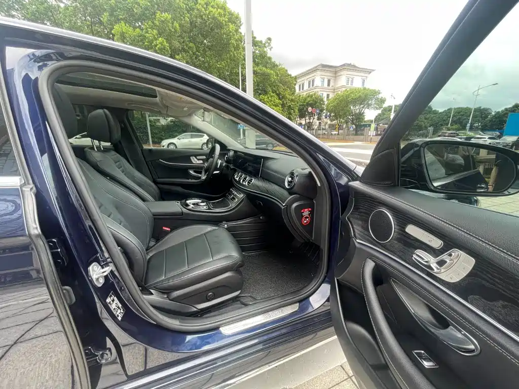 Mercedes-Benz E-Class 2018 — фото 17
