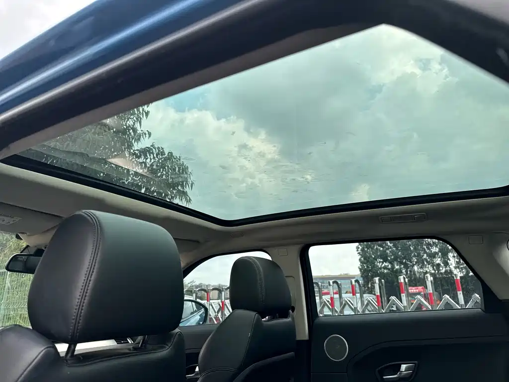 Land Rover Evoque 2015 — фото 12
