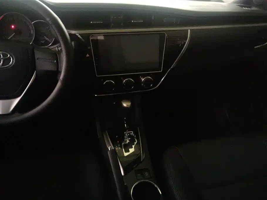 Toyota Corolla 2017 — фото 13
