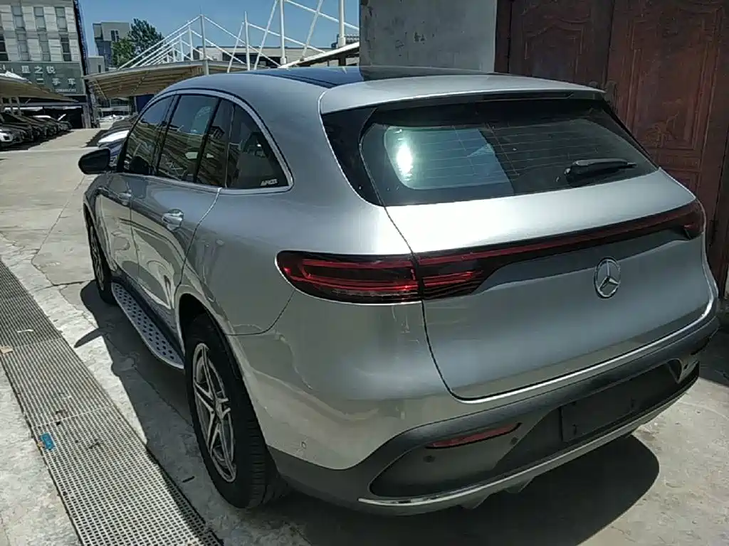 Mercedes-Benz EQC 2021 — фото 23