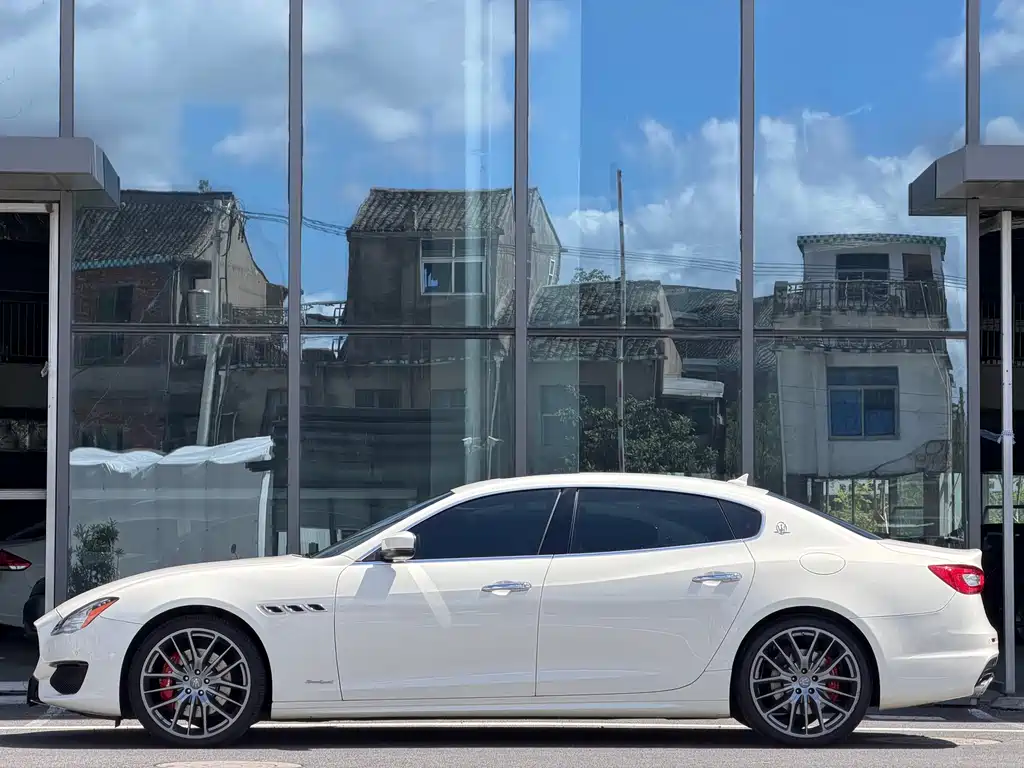 Maserati Quattroporte 2018 — фото 3