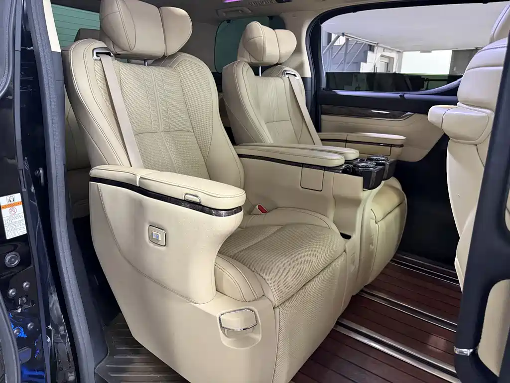Toyota Alphard 2020 — фото 9