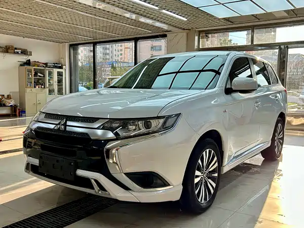 Mitsubishi Outlander 2021