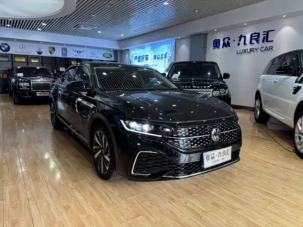 Volkswagen Passat 2023