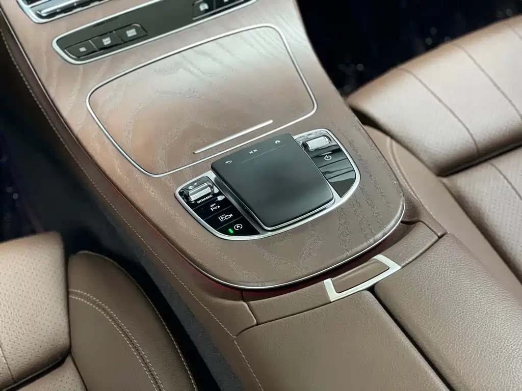 Mercedes-Benz E-Class 2022 — фото 22