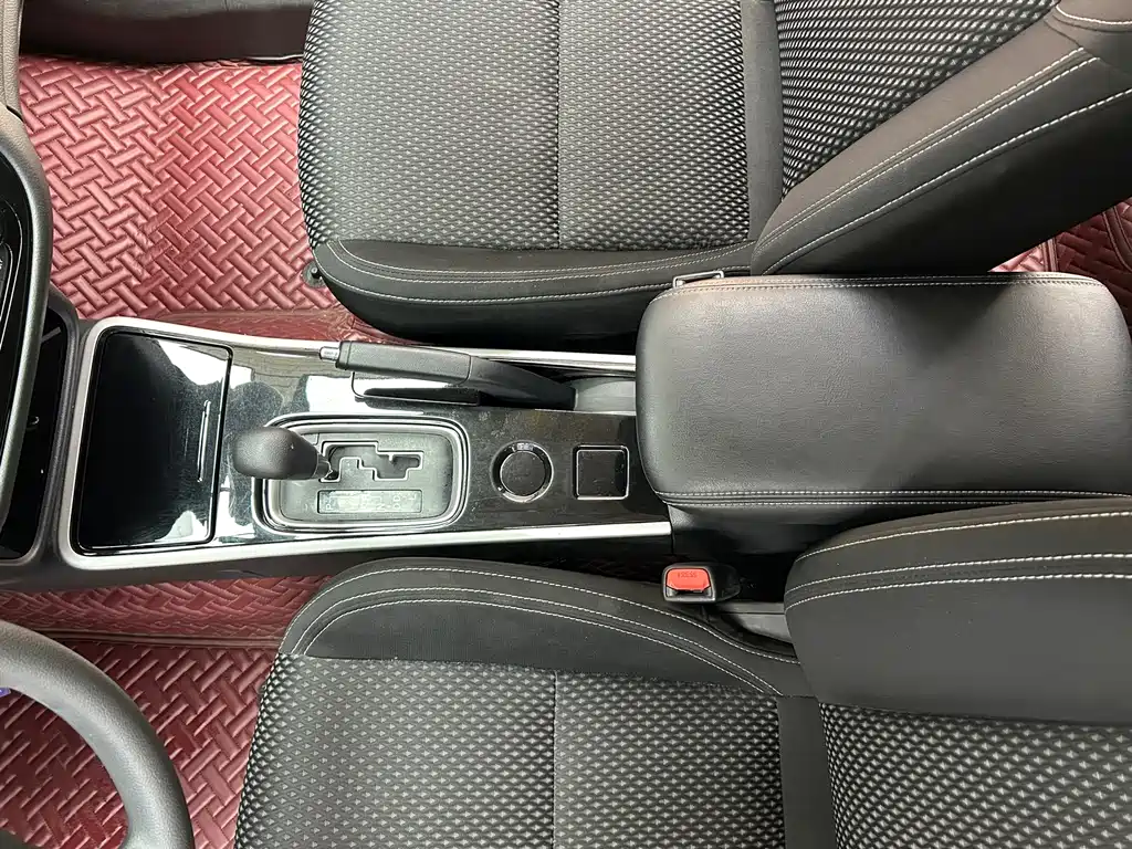 Mitsubishi Outlander 2022 — фото 16