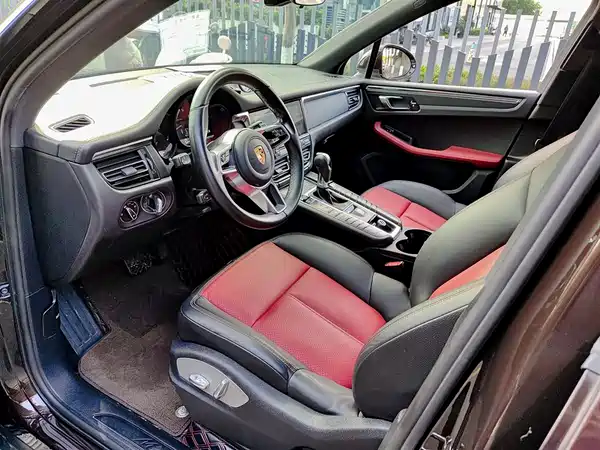 Porsche Macan 2021