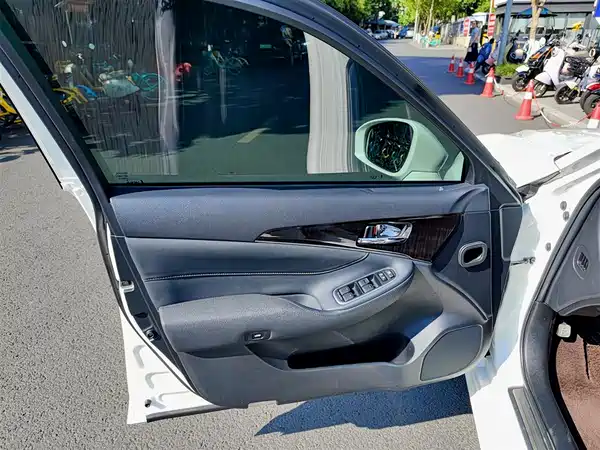 Toyota Crown 2015
