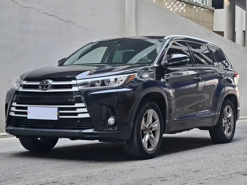 Toyota Highlander 2020 — фото 1