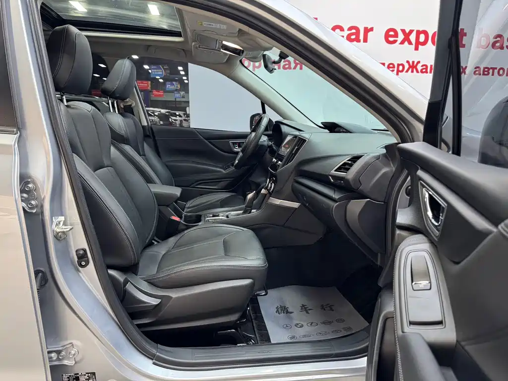 Subaru Forester 2022 — фото 10