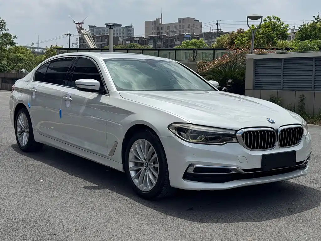 BMW 5 Series 2020 — фото 1